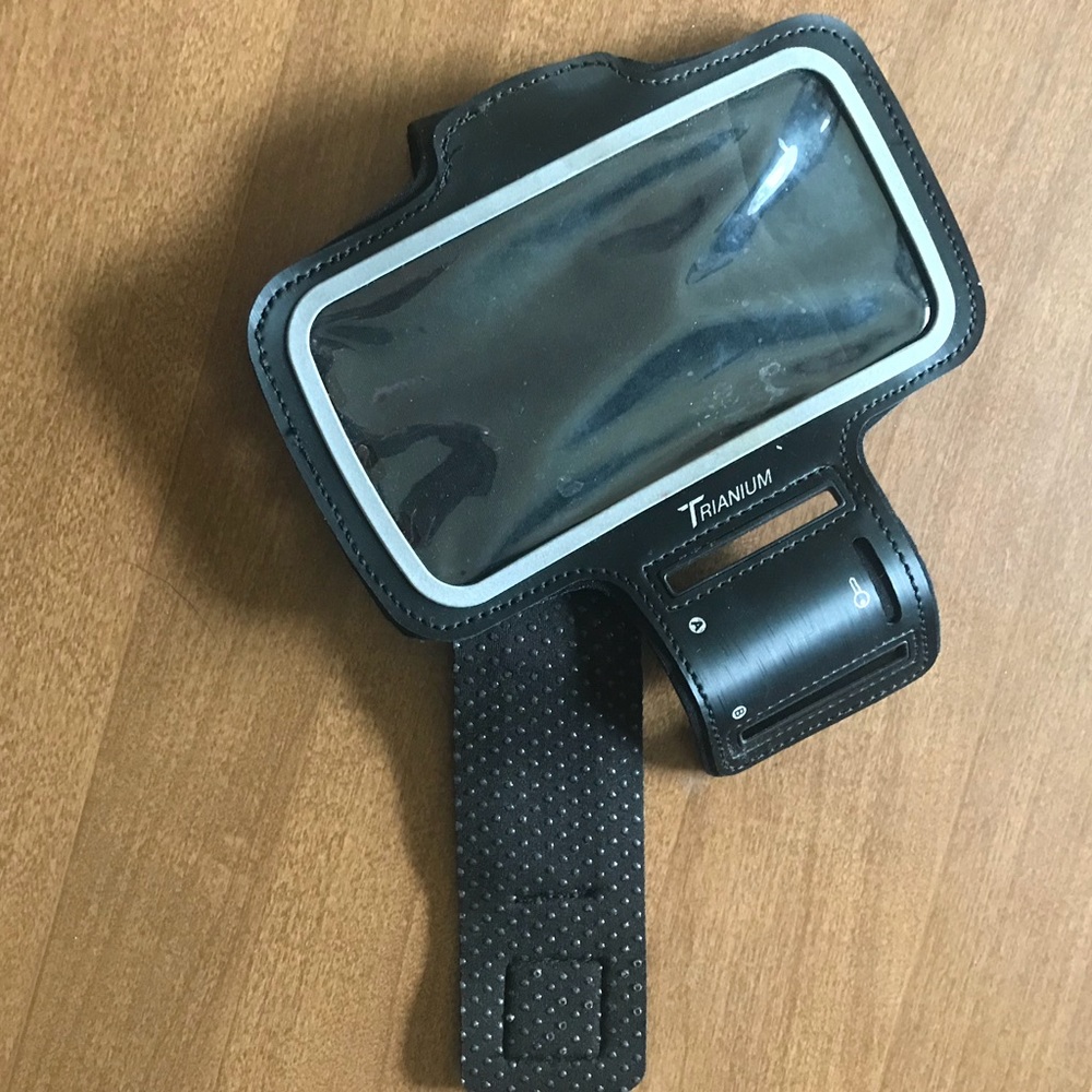 Trainium IPhone 7 Plus Running Band - never used